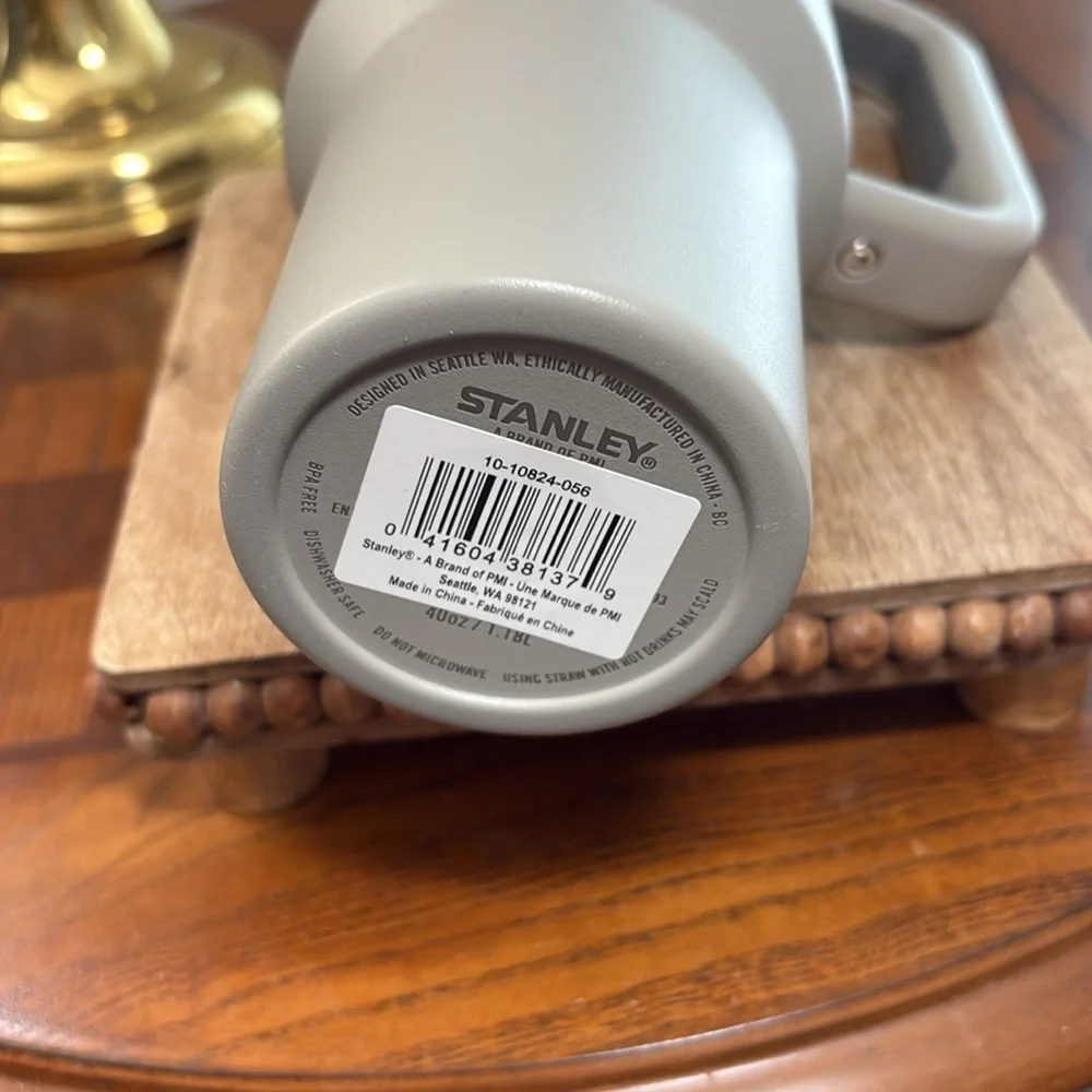 Ash 40 oz Stanley Quencher H20 tumbler - Picture 5 of 5